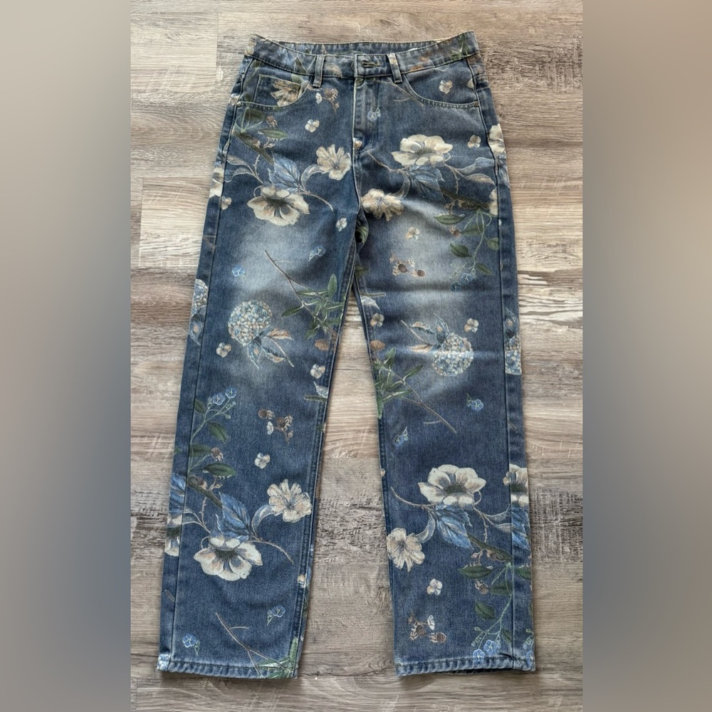 YNS Generic Sz-Xs. Women's straight-leg jeans with a floral print, loose, high- - Picture 9 of 15